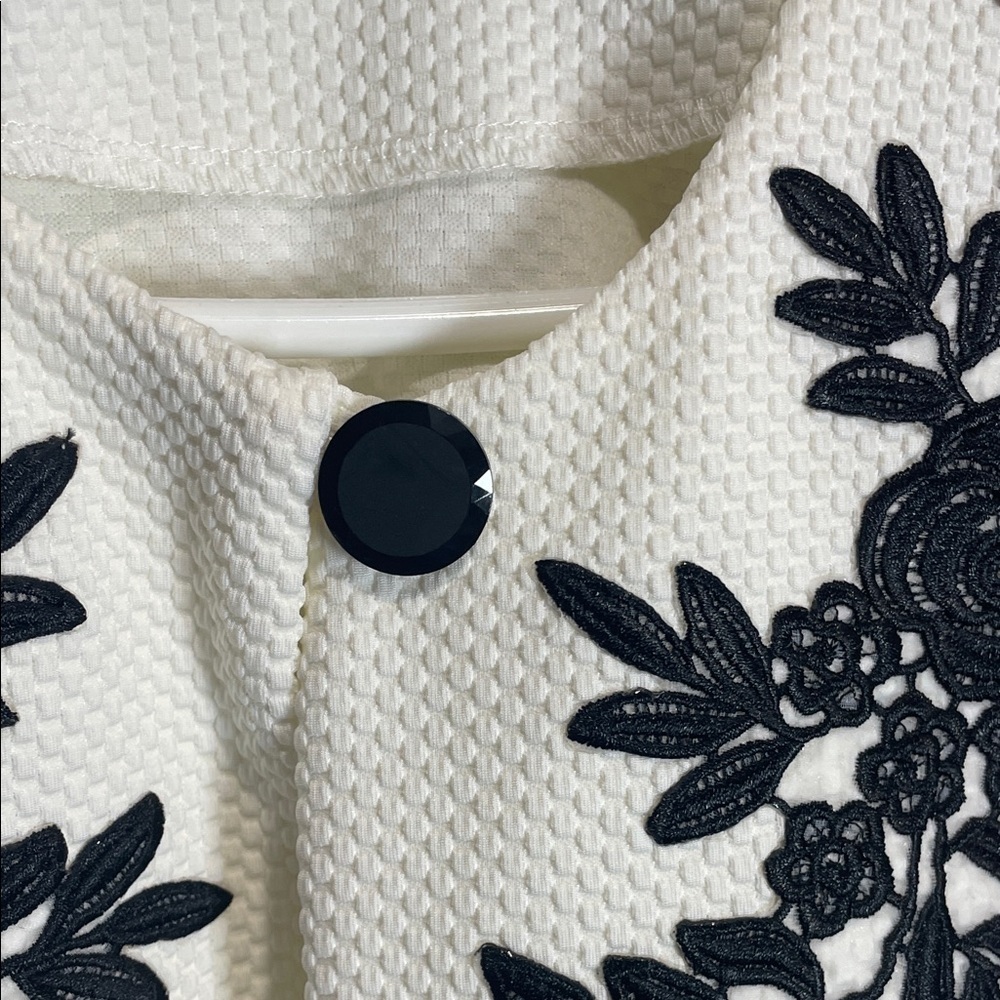 Danny & Nicole Ivory Cropped Blazer Embroidered Floral Jacket 16 - Picture 6 of 8